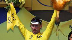 Mark Cavendish posa con el maillot amarillo durante una edici&oacute;n del Tour de Francia.