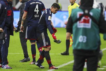 James Rodríguez estuvo los 90 minutos ante el Frankfurt y fue víctima de varias faltas y de una dura marca.