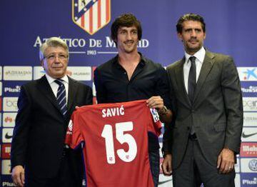 Stefan Savic llega desde Fiorentina al Atlético Madrid por 25 millones de euros.