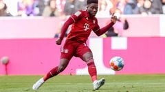 MUNICH, GERMANY - APRIL 09: Alphonso Davies of Bayern Muenchen controls the ball during the Bundesliga match between FC Bayern München and FC Augsburg at Allianz Arena on April 9, 2022 in Munich, Germany. (Photo by Roland Krivec/vi/DeFodi Images via Getty Images)