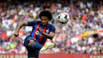 Barcelona defenders Ronald Araújo and Jules Koundé are both set to miss several weeks after suffering injuries on international duty in midweek.