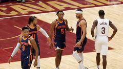 Con defensa, garra y rebote, los Knicks llegan a semifinales por primera vez en una década. Los Cavs, horrorosos, dicen adiós. Lesión de Randle.