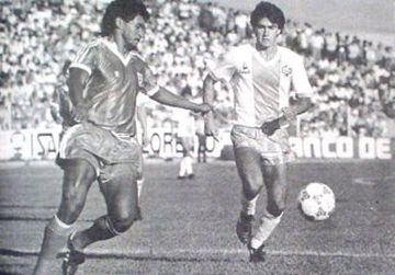 El 18 de abril de 1986, 15.229 personas vieron el empate 2-2 entre Cobresal y América de Cali en El Salvador. Los mineros estuvieron dos veces abajo en el marcador.