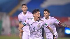 Edson Álvarez festeja su gol en contra de Honduras en las eliminatorias de la Concacaf