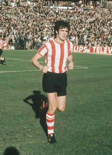 El jugador del Ahtletic Txetxu Rojo jugó en 87 ocasiones en Copa, consiguiendo 16 goles.