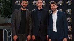 SPRINGFIELD, MASSACHUSETTS - AUGUST 12: Marc Gasol, 2023 inductee Pau Gasol and Adria Gasol attend the 2023 Naismith Basketball Hall of Fame Induction at Symphony Hall on August 12, 2023 in Springfield, Massachusetts.   Mike Lawrie/Getty Images/AFP (Photo by Mike Lawrie / GETTY IMAGES NORTH AMERICA / Getty Images via AFP)