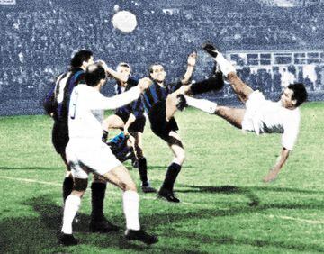 Felo pictured here firing in acrobatically to pull a goal back for Madrid to make it 2-1. Prior to that, Mazzola and Milani had scored for Inter; that triumph kickstarted their dominance in Europe under the guidance of Helenio Herrera, who perfected the d