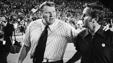 Como coach fue campe&oacute;n con los Oakland Raiders; como analista de la televisi&oacute;n era divertido e intenso y ayud&oacute; a la creaci&oacute;n de un legendario videojuego.
