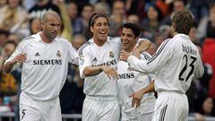 Sergio Ramos celebra un gol junto a Zidane, Cicinho y Beckham.