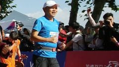Jin Feibao durante uno de los 100 maratones que ha completado durante 100 d&iacute;as consecutivos.
