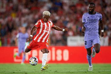 ALMERIA, SPAIN - AUGUST 14: Largie Ramazani of UD Almeria scores his team's first goal during the LaLiga Santander match between UD Almeria and Real Madrid CF at Juegos Mediterraneos on August 14, 2022 in Almeria, Spain. (Photo by Silvestre Szpylma/Quality Sport Images/Getty Images)