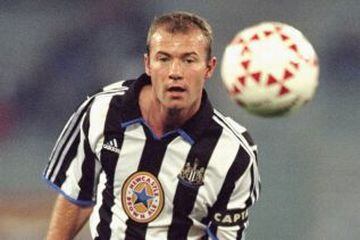 El mítico ariete del Newcastle colaboró con cinco tantos en la goleada de las 'Urracas' 8-0 ante el Sheffield Wednesday en la temporada 1999-2000 de la Premier League. Los primeros tres los firmó en 12 minutos (del 30' al 42'). En total, tardó 54 minutos en labrar su 're-poker'.