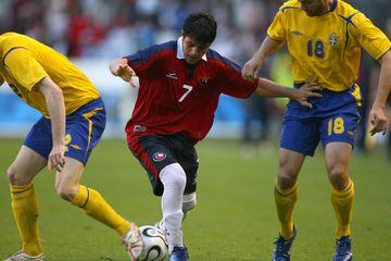 Desde sus inicios, en el partido con Suecia, Alexis Sánchez siempre quiso la "7" de la Roja.