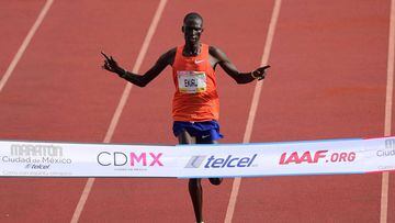 Titus Ekiru se proclamó ganador del Maratón de la CDMX