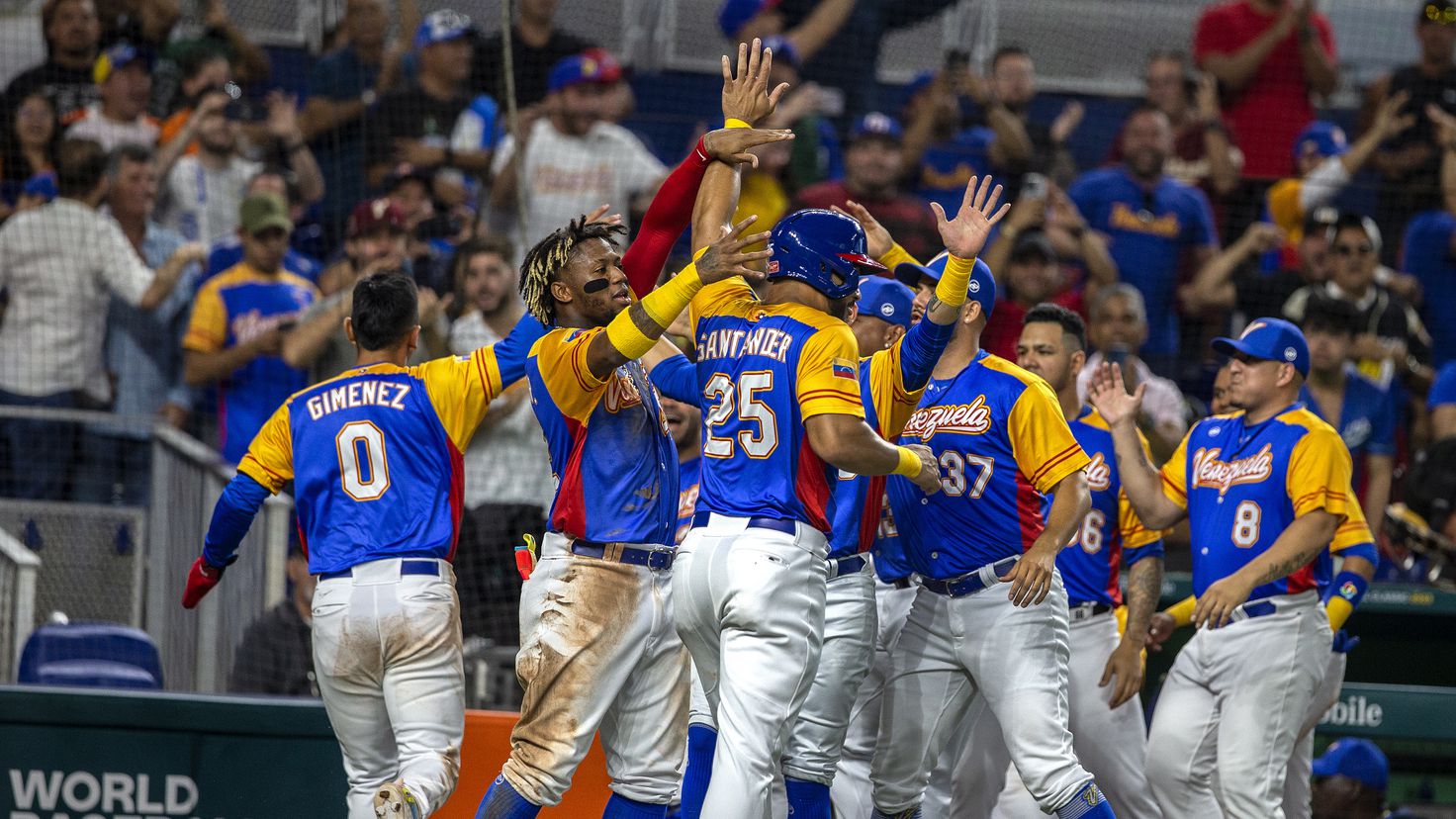 WBC: Dominican Republic shuts out Venezuela, 3-0 - Los Angeles Times