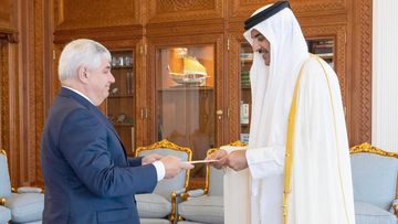 Guillermo Nicolás junto al Emir del Estado de Qatar, Tamim bin Hamad Al Thani