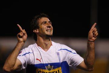 Lucas Pratto: Solo tres minutos tardó Pratto para demostrar sus credenciales en la UC. ‘Maguila’ fue importante en la campaña que llevó al campeonato nacional a los cruzados en 2010, más la gran campaña hecha en Copa Libertadores al año siguiente.
