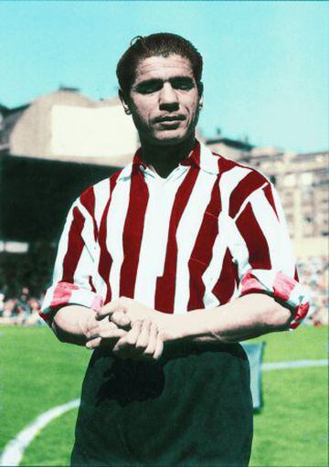 Agustín 'Piru' Gaínza, otro mítico de Athletic, es el número dos de la lista. Disputó 99 partidos y marcó 30 goles.
