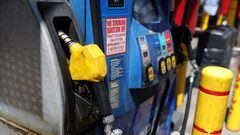 El precio de la gasolina cae por debajo de los $4 dólares en USA. Te compartimos el precio del galón hoy, 20 de agosto, en California, Florida y más.