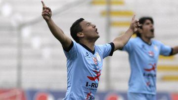 Real Garcilaso celebra un gol ante Juan Aurich.