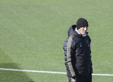 Zidane oversees Real Madrid training on Friday.