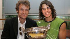 Rafa Nadal y Mats Wilander en una imagen de archivo después de que el manacorí ganase el título en Roland Garros de 2005.