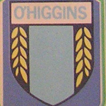 Escudo en los inicios de O'Higgins, después de la fusión de O'Higgns Braden y América.

