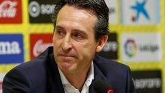 Unai Emery, que hoy se despidió del Villarreal para firmar por el Aston Villa inglés, afirmó en rueda de prensa que la decisión de su marcha ha sido exclusivamente profesional y que, aunque en el Villarreal ha sentido "corazón", lleva dentro la profesión.