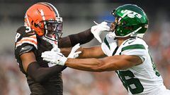 CANTON, OHIO - AUGUST 03: Malik Taylor #86 of the New York Jets pushes Thomas Graham Jr. #31 of the Cleveland Browns during the first half of the 2023 Pro Hall of Fame Game at Tom Benson Hall Of Fame Stadium on August 3, 2023 in Canton, Ohio.   Nick Cammett/Getty Images/AFP (Photo by Nick Cammett / GETTY IMAGES NORTH AMERICA / Getty Images via AFP)