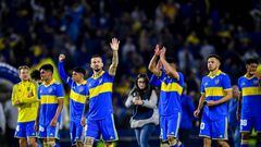 BUENOS AIRES, ARGENTINA - OCTOBER 09: Dario Benedetto (C) of Boca Juniors celebrates with teammates after winning a match between Boca Juniors and Aldosivi as part of Liga Profesional 2022 at Estadio Alberto J. Armando on October 9, 2022 in Buenos Aires, Argentina. (Photo by Marcelo Endelli/Getty Images)