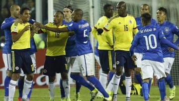Carlos Bacca y Neymar en la pelea de Copa América