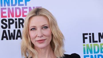 Cate Blanchett hides under the table to avoid bit at Independent Spirit Awards