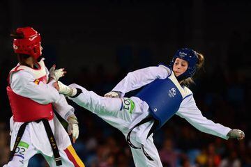 Jade Jones of Great Britain competes against Eva Calvo Gomez of Spain during the Women's -57kg Gold Medal Taekwondo contest at the Carioca Arena on Day 13 of the 2016 Rio Olympic Games