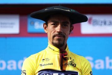 El ciclista colombiano del Team Ineos Grenadiers logró el título de la Itzulia Basque Country tras terminar cuarto en la última etapa.
