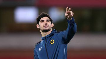NOTTINGHAM, ENGLAND - JANUARY 11: Goncalo Guedes of Wolverhampton Wanderers inspects the pitch prior to the Carabao Cup Quarter Final match between Nottingham Forest and Wolverhampton Wanderers at City Ground on January 11, 2023 in Nottingham, England. (Photo by Jack Thomas - WWFC/Wolves via Getty Images)
