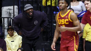 BERKELEY, CALIFORNIA - FEBRUARY 07: LeBron James #23 of the Los Angeles Lakers shouts to his son, Bronny James #6 of the USC Trojans, during Bronny's game against the California Golden Bears at Haas Pavilion on February 07, 2024 in Berkeley, California.   Ezra Shaw/Getty Images/AFP (Photo by EZRA SHAW / GETTY IMAGES NORTH AMERICA / Getty Images via AFP)
