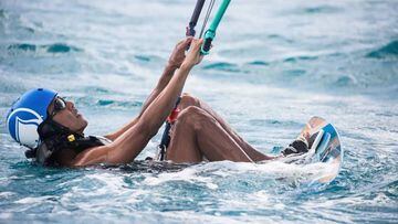 Obama disfruta de su retiro practicando kite en el Caribe