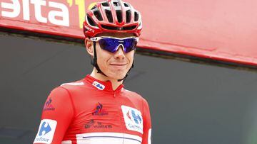 David de la Cruz viste el maillot rojo de l&iacute;der durante la Vuelta a Espa&ntilde;a 2016.