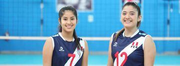 Antonella Vizurraga y Grecia Soriano, liberos de la selección U20 de voleibol femenino de Perú.