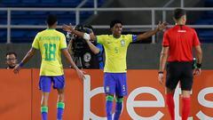 Andrey Santos celebrando un gol con Brasil ante Argentina en el Sudamericano Sub 20.