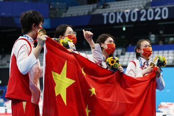 Gold medalists Junxuan Yang, Yufei Zhang, Bingjie Li and Muhan Tang of Team China after winning the Women's 4 x 200m Freestyle Relay Final