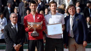 Panatta (derecha), junto a Murray y Djokovic en el pasado Roland Garros.