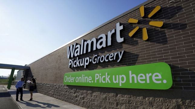 How much money does Walmart make in a day?