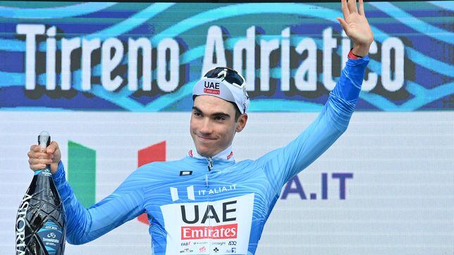 Ayuso mantiene el liderato en Tirreno-Adriático y Philipsen vence al esprint