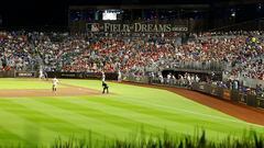 The Chicago Cubs play against the Cincinnati Reds at Field of Dreams.