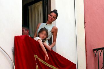 Amaia Salamanca y su hija disfrutan de la Semana Santa en Sevilla. 