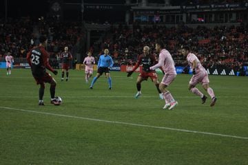 Federico Bernardeschi disputa un balón en el duelo entre Toronto FC e Inter Miami por la jornada 4 de la MLS.