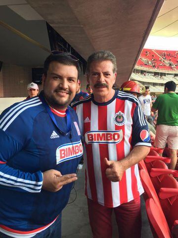 El actor de telenovelas se da tiempo incluso de ir al estadio a apoyar a las Chivas. 