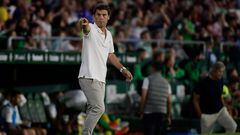 Almeria's Spanish coach Joan Francesc Ferrer 'Rubi' gestures during the Spanish League football match between Real Betis and UD Almeria at the Benito Villamarin stadium in Seville on October 16, 2022. (Photo by CRISTINA QUICLER / AFP)