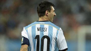 Argentina's new coach Bauza plans to get Messi to re-think